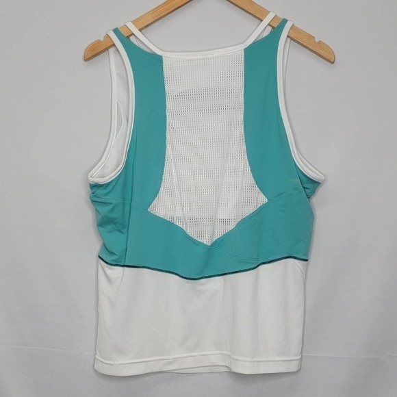 ADIDAS Tank with adjustable sports bra under Air whole in back - Picture 10 of 12